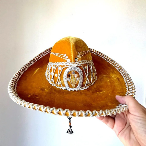 Vintage Accessories - Vintage J. Jesus Linan Gold Velvet Mexican Sombrero Mariachi Hat Small